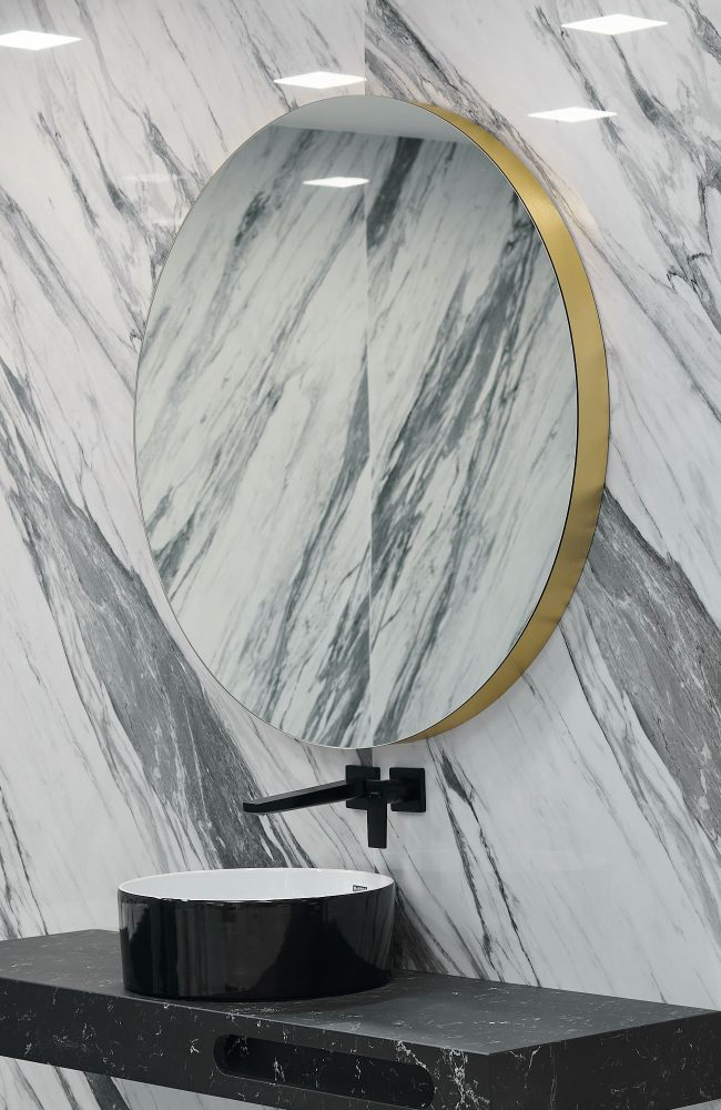 [Mia.60] Mia. sans lumière - Miior (D60)